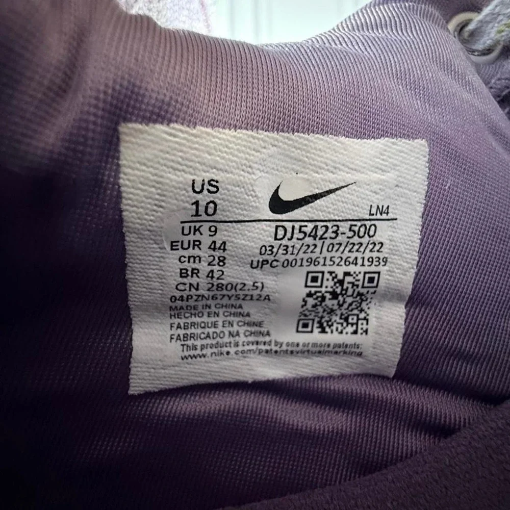 Men's size 10 Nike LeBron 20 XX Violet Frost Purple Gold Shoes basketball